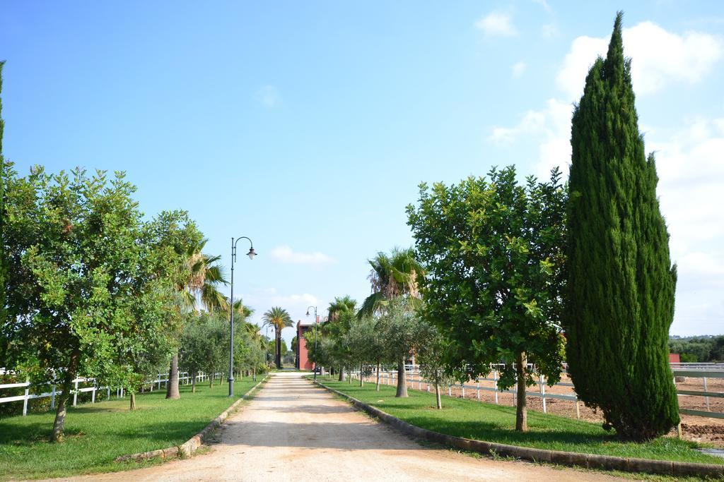 Amaregold Tenuta La Baronessa Resort Tuglie Bagian luar foto