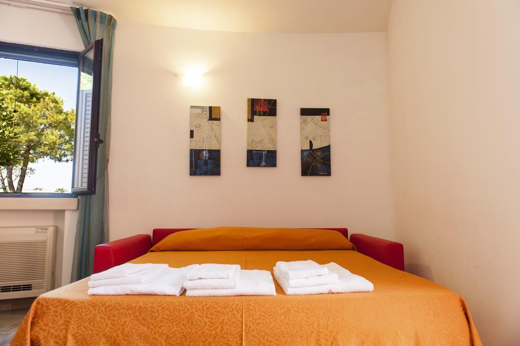 Amaregold Tenuta La Baronessa Resort Tuglie Bagian luar foto